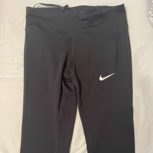 nike cropped leggings